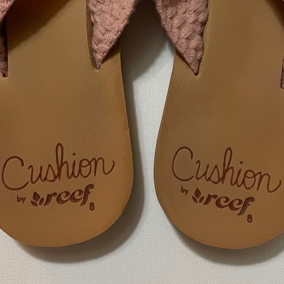 Women's Size 8 Reef Peach & Tan Flip Flops - Picture 4 of 4